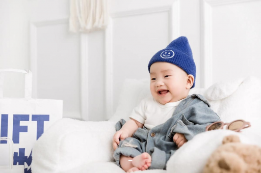 南城宝宝眼睛红红的